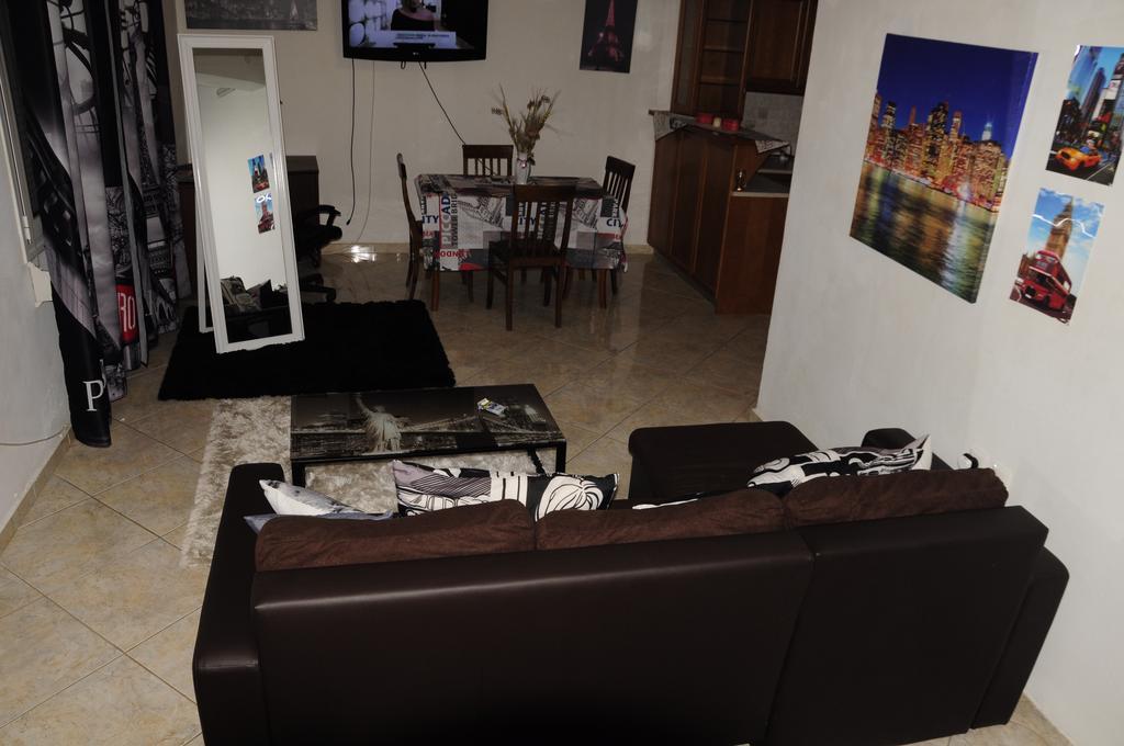 Ionias Apartment Héraklion Extérieur photo